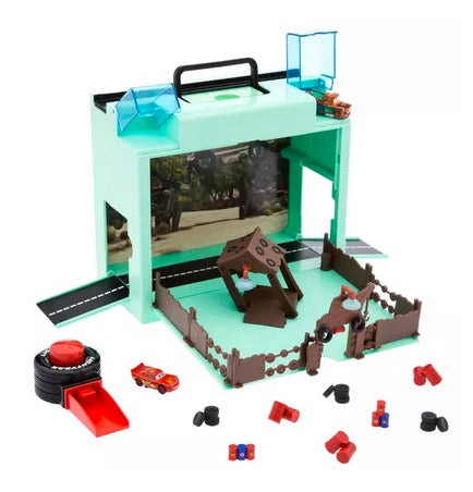  Disney On The Go Play Set - Mater's Junkyard - Cars